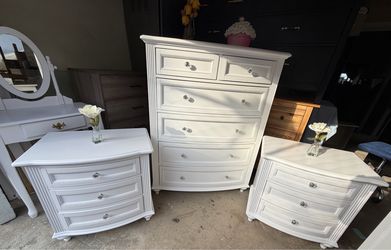 White Dresser & Ningt Stand