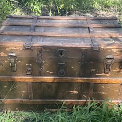 Antique Headley & Farmer Steamer Trunk w/ Insert