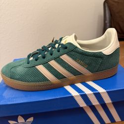 Adidas Gazelle Size 5.5 Y (Brand New)