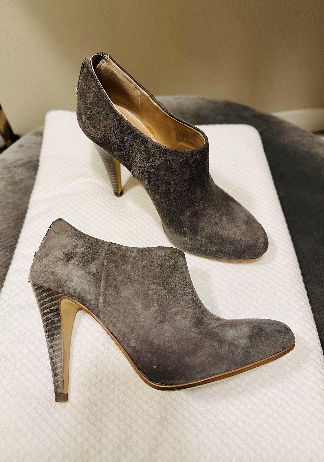 Banana Republic Ankle Pumps