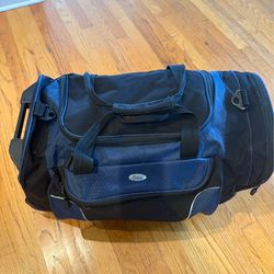 🧳 Bass Rolling Duffel Bag – Travel/Gym Bag with Wheels 🧳