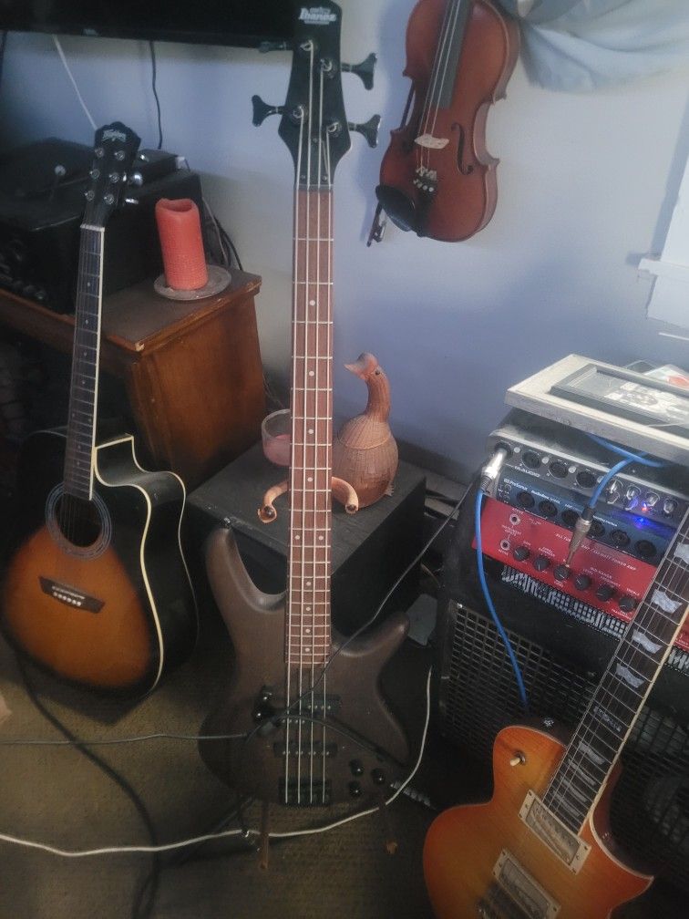 Ibanez GSR200B-WNF 4 String Active Electric Bass Guitar