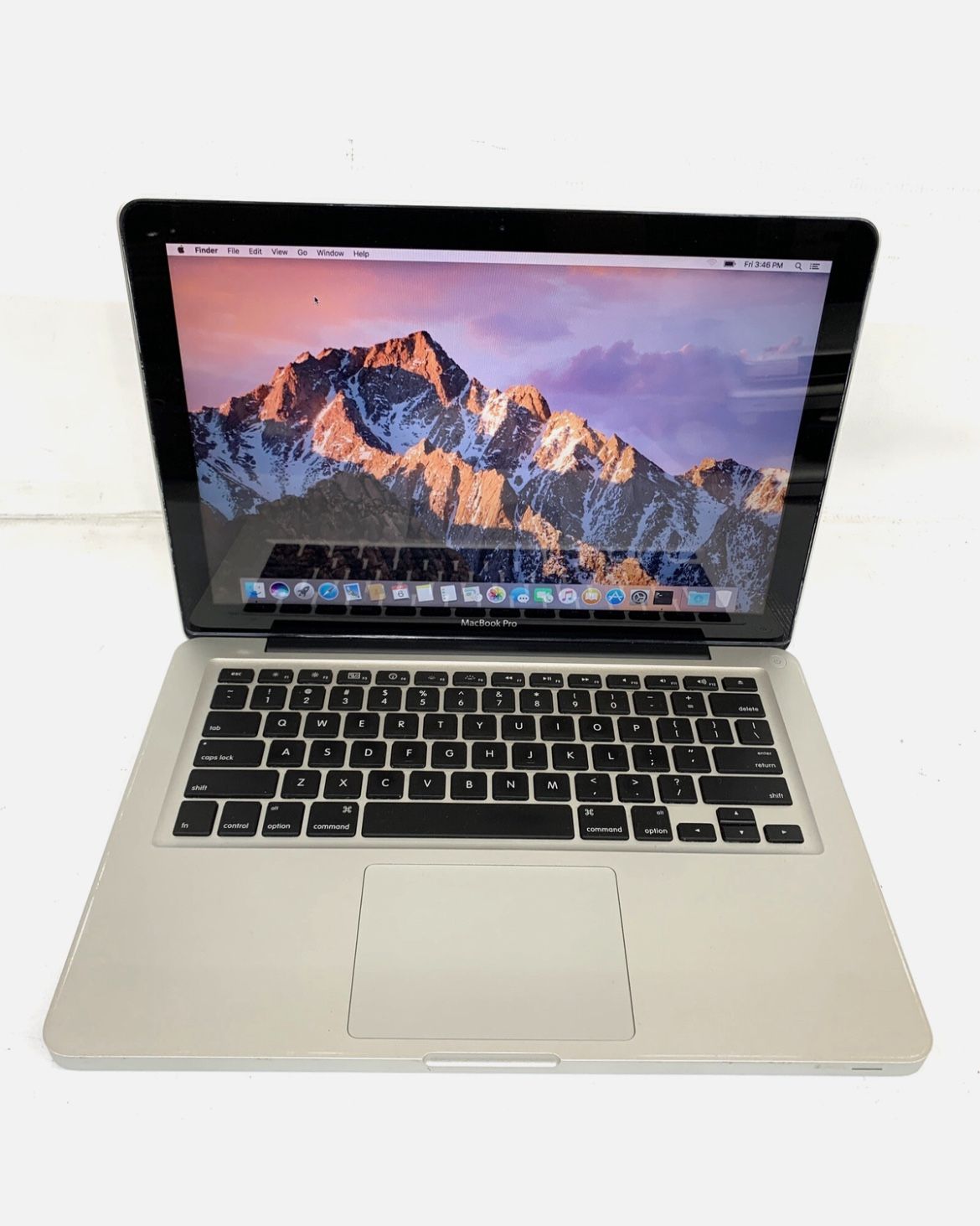 MacBook Pro 2010 iCloud Clean Charger Included