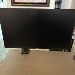 27” Monitor And Monitor Arm