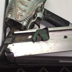 Hitachi 31/2 Framing Nailer Gun