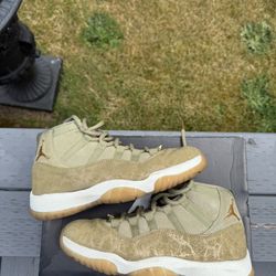 Jordan 11 Retro Gold Lux Olive Green Women’s Size 9
