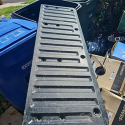 Tailgate protector nissan frontier 2007 to 2012