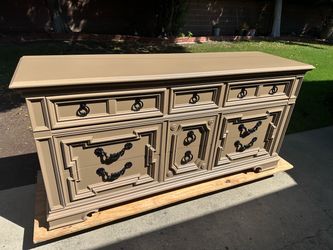 THOMASVILLE DRESSER