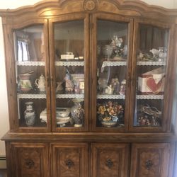 Glass armoire 