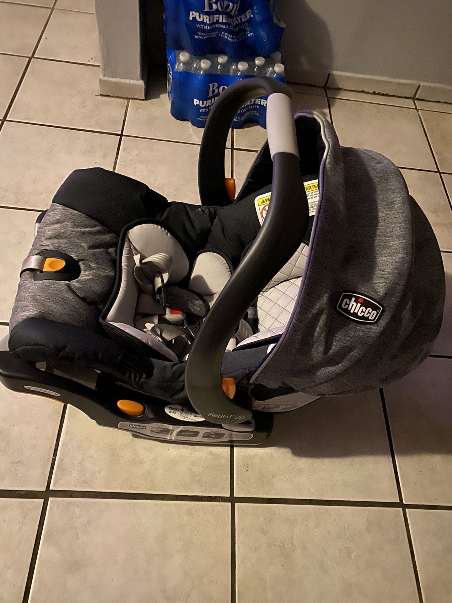 CHICCO KEYFIT 30 INFANT CAR SEAT!!!