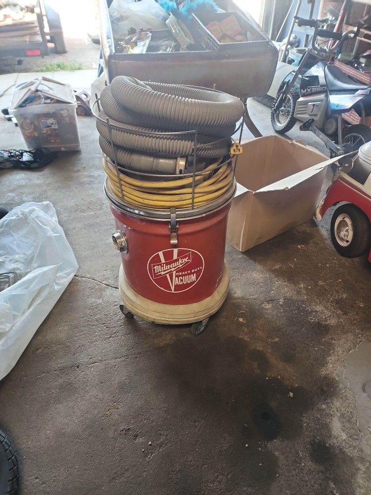 Milwaukee Vacuum
