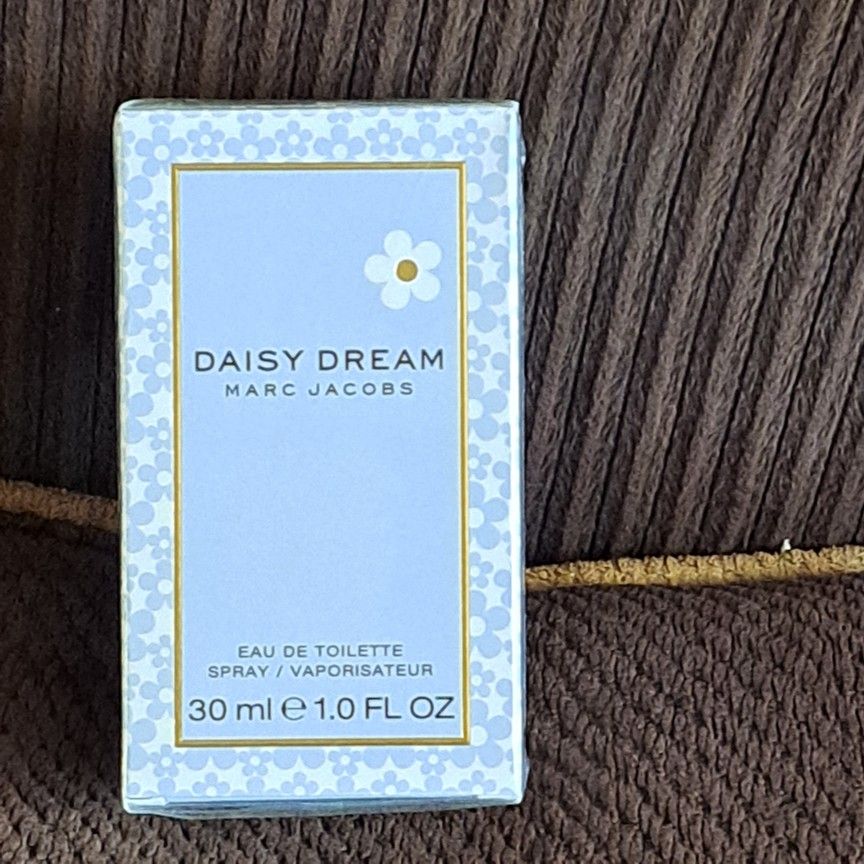 NEW & SEALED " DAISY DREAM 1OZ SPRAY 30$