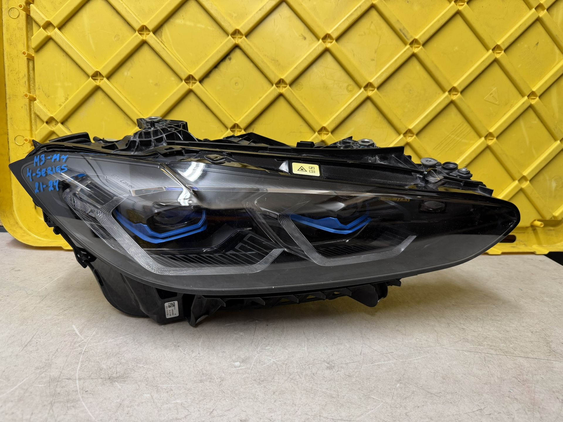 BMW M3 M4 4series 440i Right Passenger Headlight 2021 2022 2023 2024