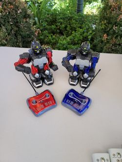 Rock'em Sock'em Robots With Remotes