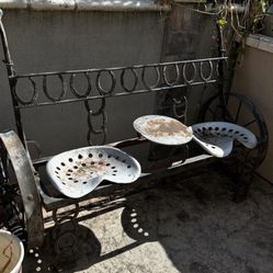 Very Cool Outside horseshoe bench