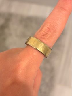 Oura Ring 4 Gold – Size 7 – Charger + 3 Protective Covers Included
