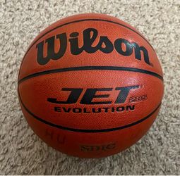 Wilson Jet Evolution size 6 women’s/youth basketball