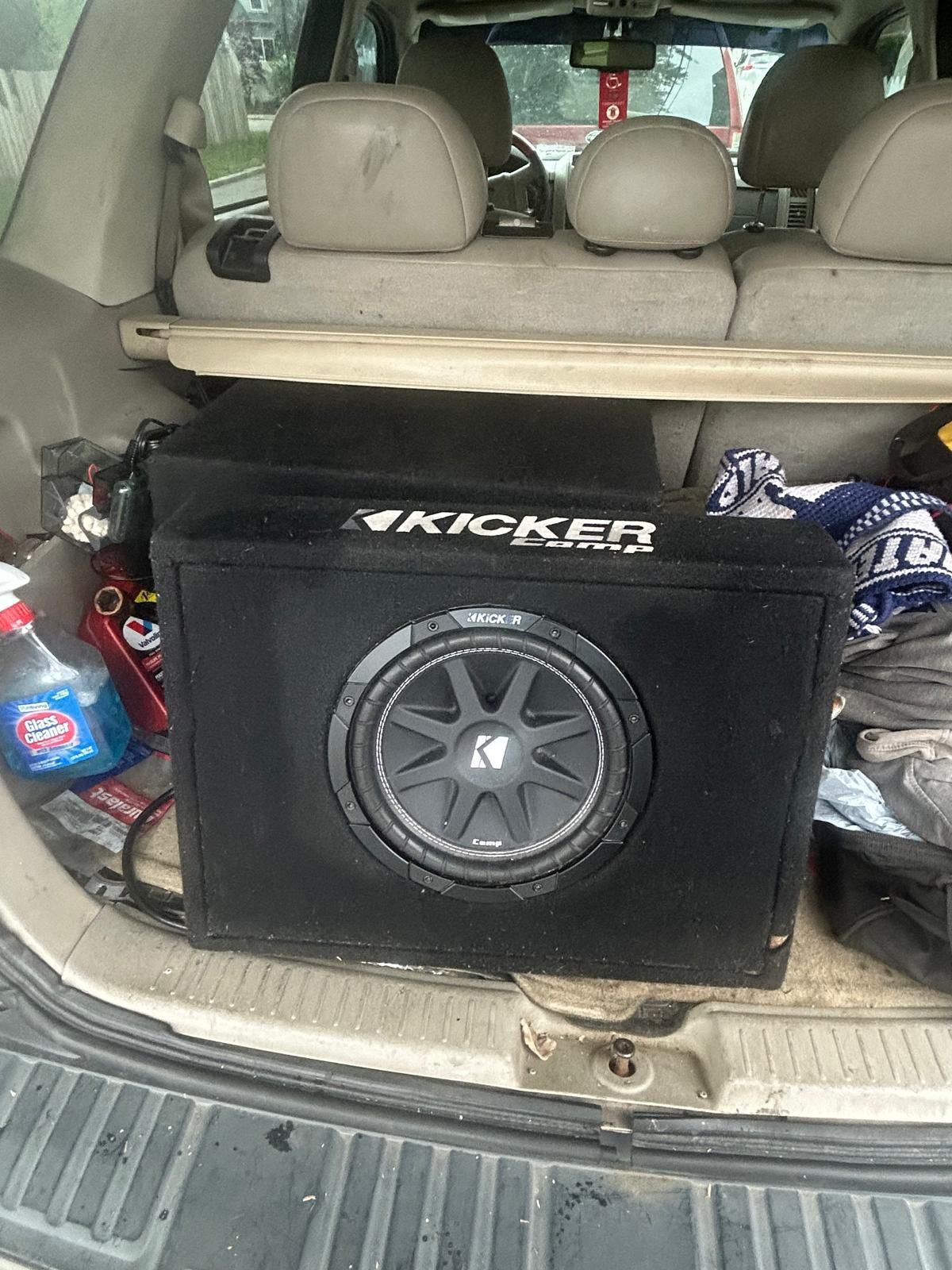 Kicker Sub /w Box
