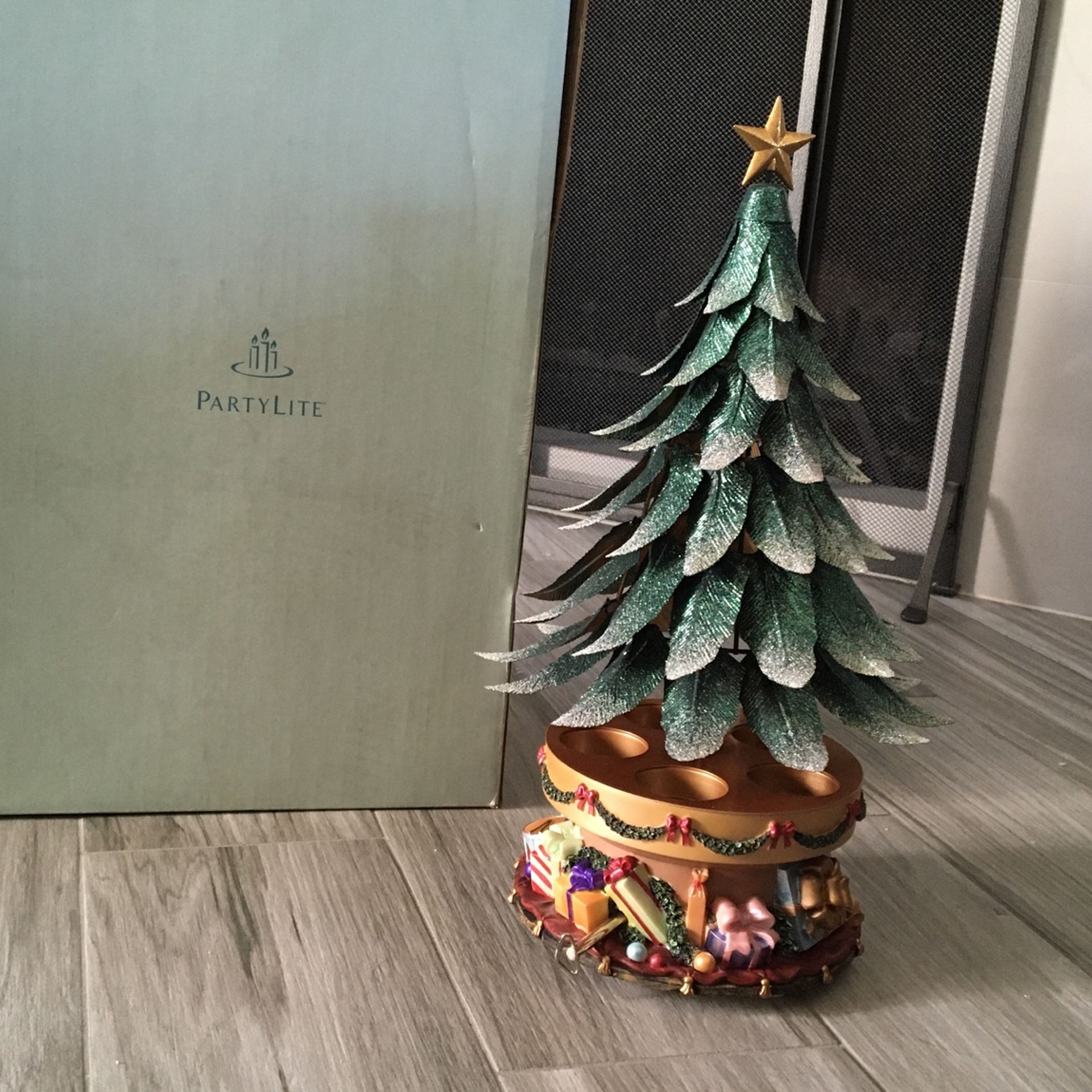 New Partylite Christmas Tree Music Box - Tea Lights