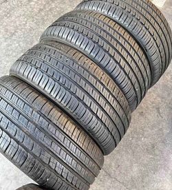 245/50/18 Michelin set de Tires. 70% de vida las 4