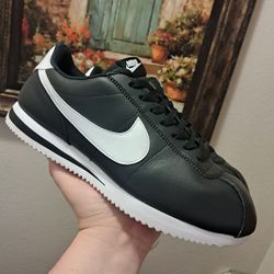 Nike Cortez Basic Black White 2023 sneakers
