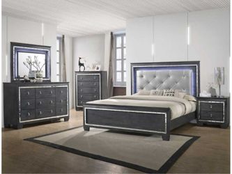 New 5pc. Queen Bedroom Set
