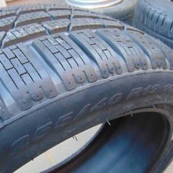 2 New Old Stock 255 40 19 Pirelli Winter Sottozero II Tires 100V Date 2022