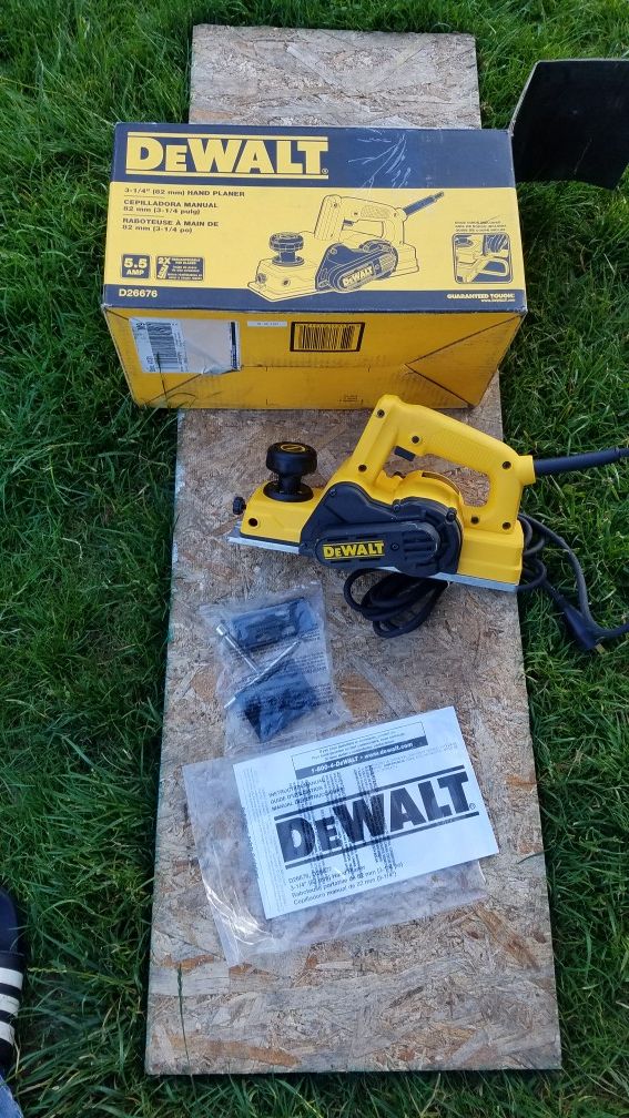 Dewalt 5.5 Amp Corded 31/4 in. Portable Hand Planer for Sale in