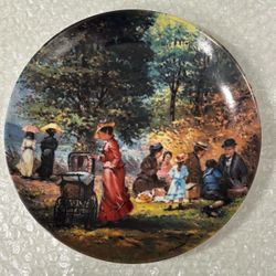 VTG "Die Familie Kappelmann" (The Holiday Week of the Family Kappelmann) collector's plate series