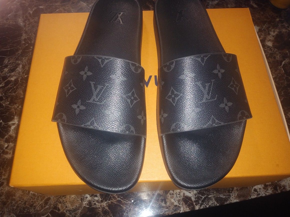 Authentic LOUIS VUITTON slide sz 11-11&half