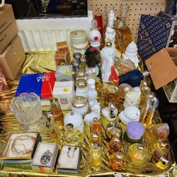VINTAGE AVON COLLECTION 