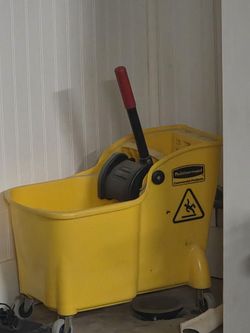Rubbermaid Mop Bucket