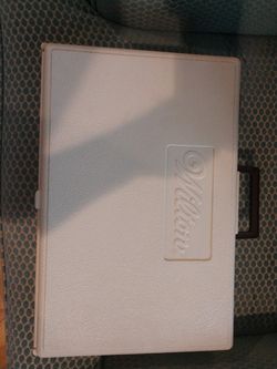 Wilton decorating organizer/case with Practice board
