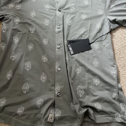 Linksoul short sleeve button down shirt (medium)