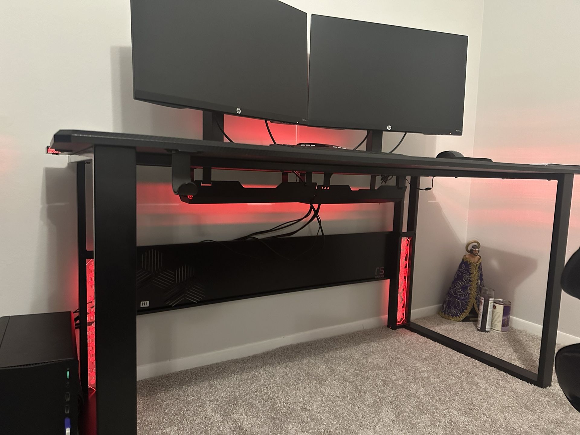 $150 Desktop With LED Light