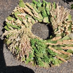 Dried Flowers And Plants Wreth 