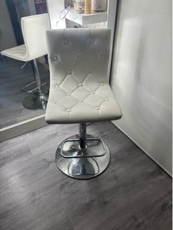 Vanity chair