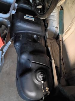 Chevy Express tank 31 gallon  y gas pump $170