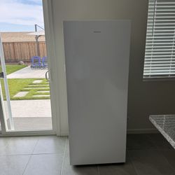 Hisense Upright Freezer – Excellent Condition (Costco Purchase)