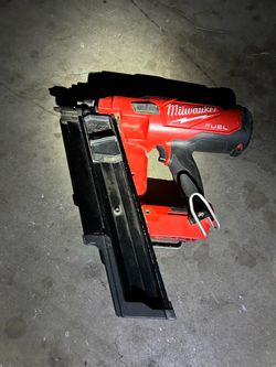Milwaukee FUEL Cordless Framing Nailer