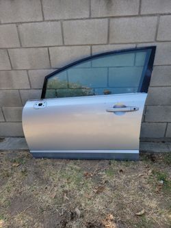 Honda Civic driver door (8th gen)