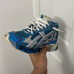 Size 41 Track Runners, Comes With No Box, I Want 300 Or Best Offer