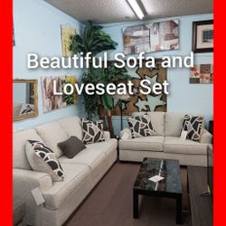 🥰 Beautiful Sofa And Loveseat Set 