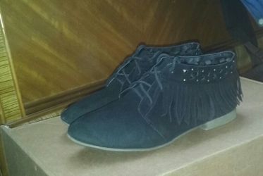 Breckelles Fringe Lace-up Flat Ankle Booties black/sz-8