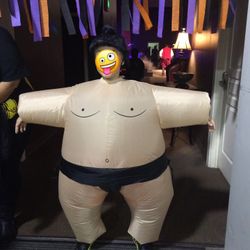 Sumo kiddo inflatable costume 4-7yr Old