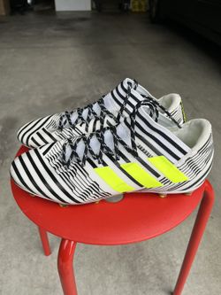 Soccer Cleats Men Size 7/12