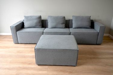 Meridian Modular Cube Sofa (Like New!) - I WILL DELIVER