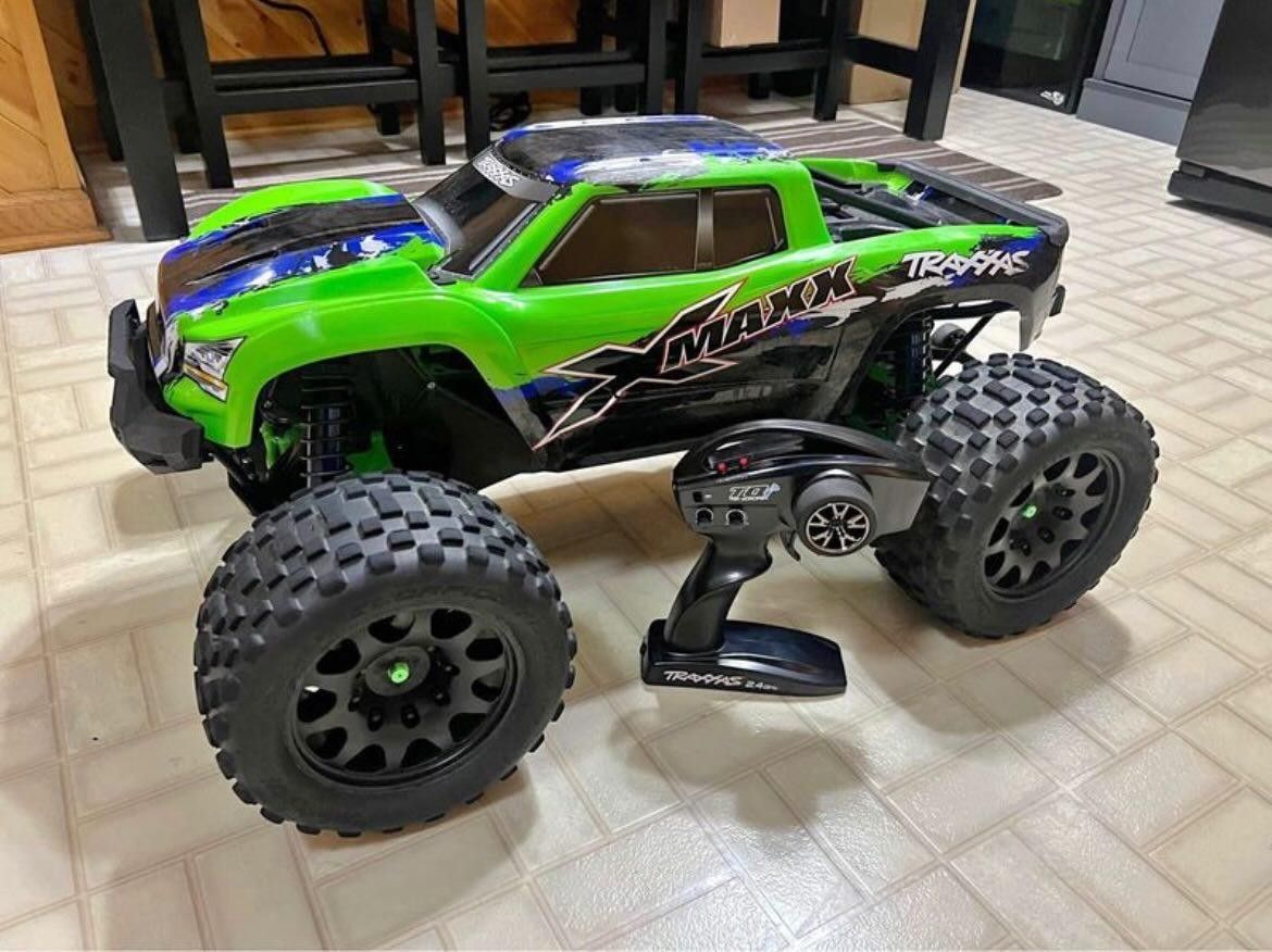 XMaxx 8s Monster Truck (BRAND NEW)
