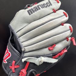 Marucci Youth Baseball Glove (Left hand throw)(5-7yr)
