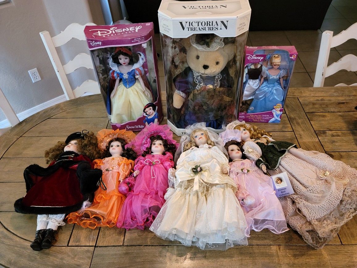 Dolls, Barbies and Teddy Bear. Prices in 2nd and 3rd pictures.